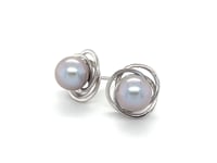 360-video of love knot pearl earrings / Arpaia beachlove